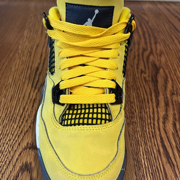 Nike Air Jordan Retro Big Kid size 4.5 - Picture 2 of 14